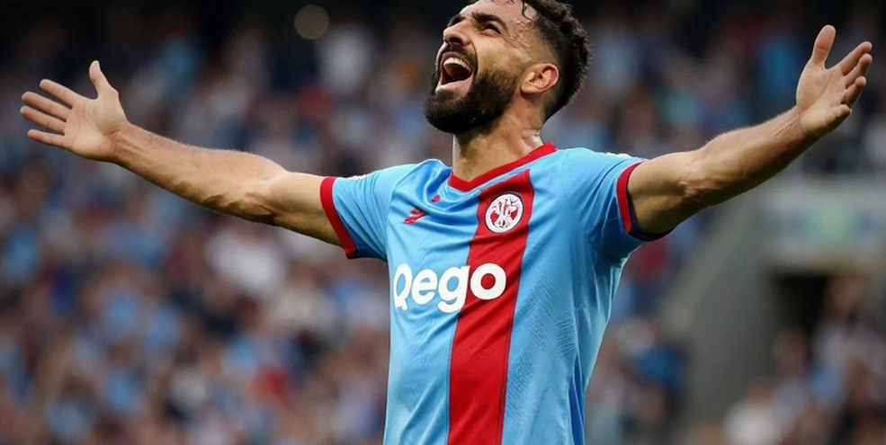 Lewis Hall signs until 2031 with Newcastle: a no-brainer decision in a noisy transfer market Lewis Hall signs until 2031 with Newcastle: a no-brainer decision in a noisy transfer market