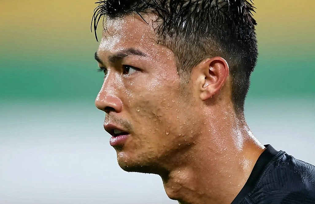 Hai điểm, tiếng ồn từ Ba Lan và câu nói của Van Bronckhorst trước đại chiến Feyenoord - AZ