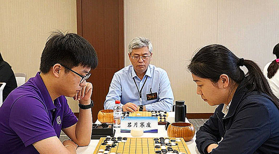 Nước cờ bên lề 9...a5 và chiếc ghế Chủ tịch FIDE bị gọi sai tên