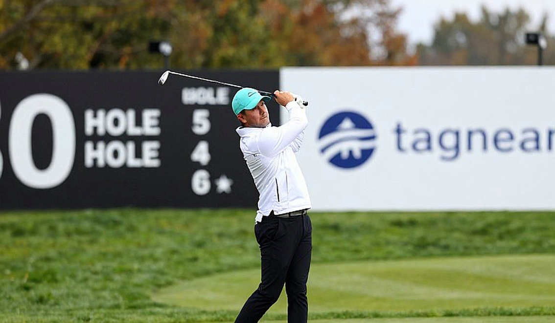 Chín con chim ưng liên tiếp: Lauren Coughlin viết lịch sử LPGA nhưng vẫn kém tám gậy trước ngày cuối
