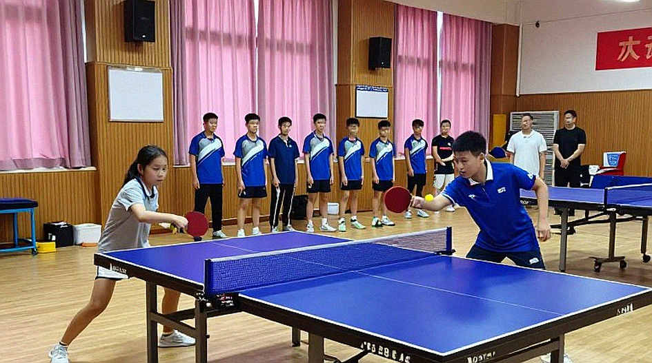 Bóng bàn nữ: 52 tuần lăn bóng và cuộc đua không khán giả