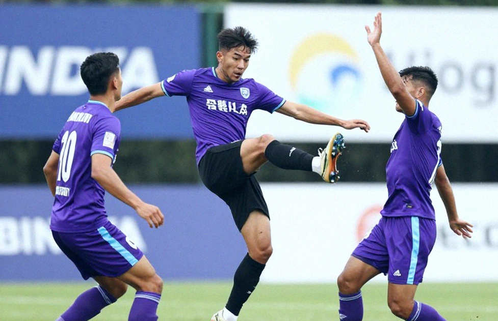 Pha cứu thua không khung thành: Luis Enrique Cruz, người cha 4 con và khoảnh khắc lao ra đại lộ Puebla Pha cứu thua không khung thành: Luis Enrique Cruz, người cha 4 con và khoảnh khắc lao ra đại lộ Puebla