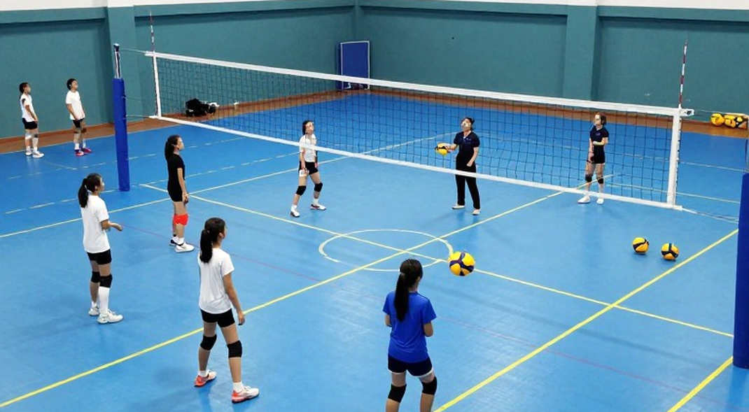 Mubarak 13 tuổi cao 2m10 gây sốc tại giải vô địch châu Á: Cú chặn bóng thứ năm tiết lộ điều gì về bóng chuyền Qatar?