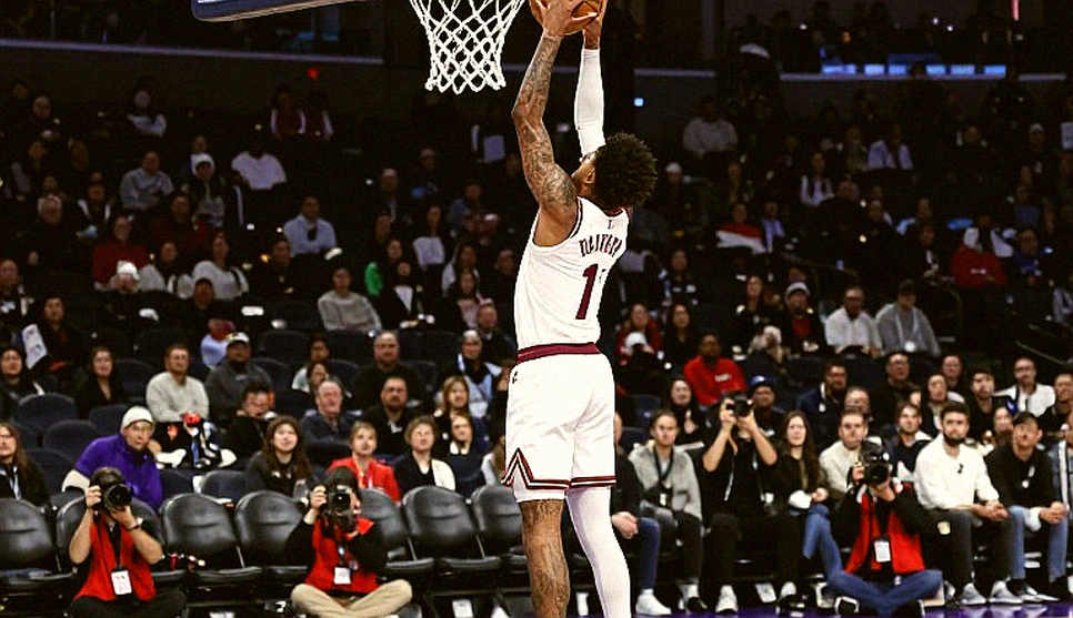 Buddy Hield sang Charlotte, Dorian Finney-Smith về Atlanta: Thương vụ mà một bên đã thắng từ trước khi bóng lăn