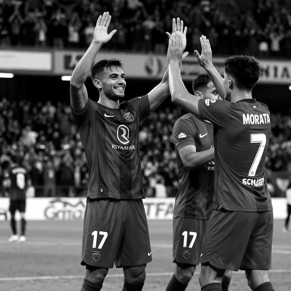 Ninh Bình thống trị giải thưởng V.League tháng 9: Phân tích chiến thuật, tài chính và rủi ro